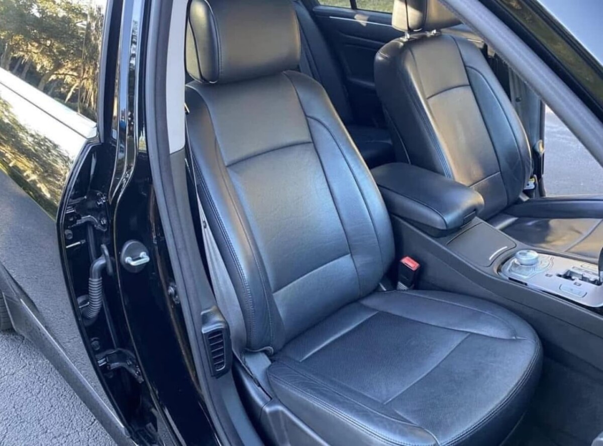 2013 Hyundai Model Genesis - Image 7