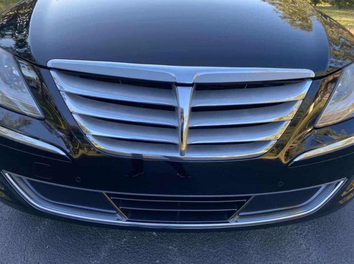 2013 Hyundai Model Genesis - Image 6
