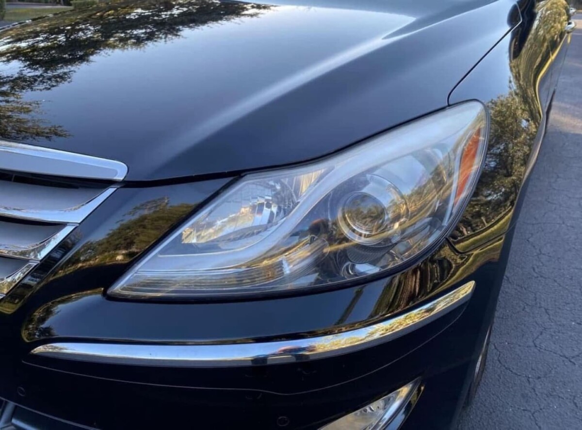 2013 Hyundai Model Genesis - Image 9